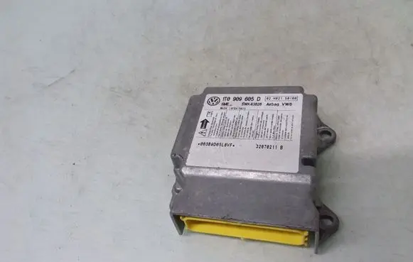 Volkswagen Touran I Airbag control unit/module 1T0909605D 5WK43828