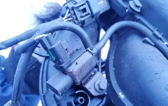 Ford Mondeo Mk III Turbo solenoid valve