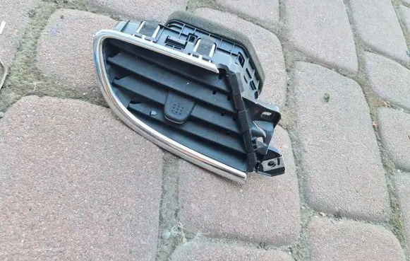 Opel Mokka X Dashboard side air vent grill/cover trim 42524488