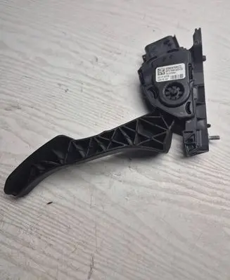 Volvo XC70 Accelerator throttle pedal 6G929F836CD C95YE02 6PV00922002
