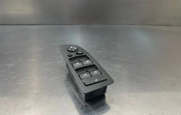 BMW 1 E81 E87 Electric window control switch 9217235 10W28K405