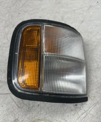 Opel Monterey Front indicator light 3334