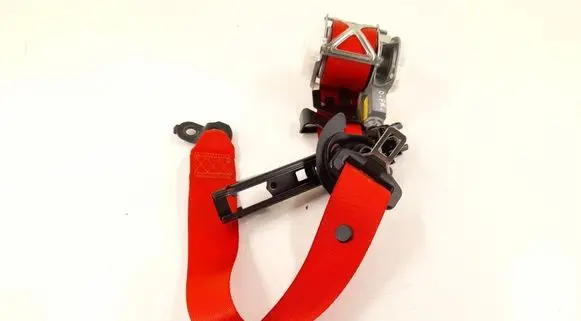 Mercedes-Benz C W204 Front seatbelt 2048609885 2048603686