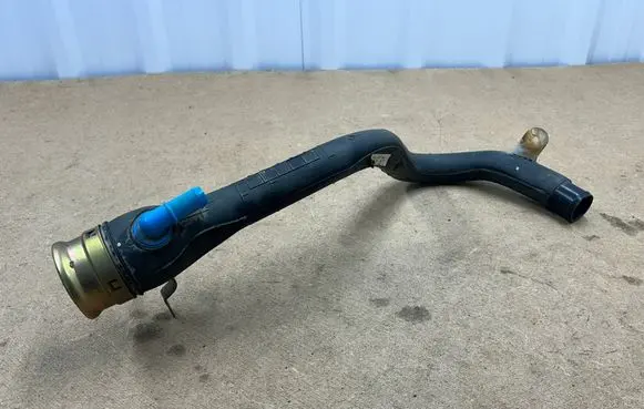 BMW 3 E46 Fuel line pipe 16116766940 6766940