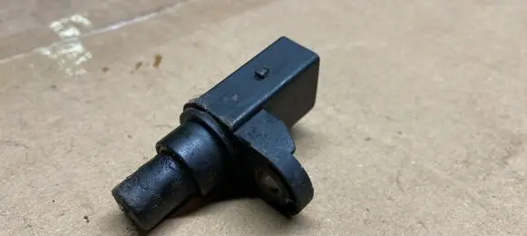 BMW 7 E65 E66 Camshaft position sensor 7506273 7506273C