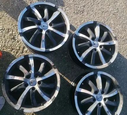 Renault Megane III R17 alloy rim 
