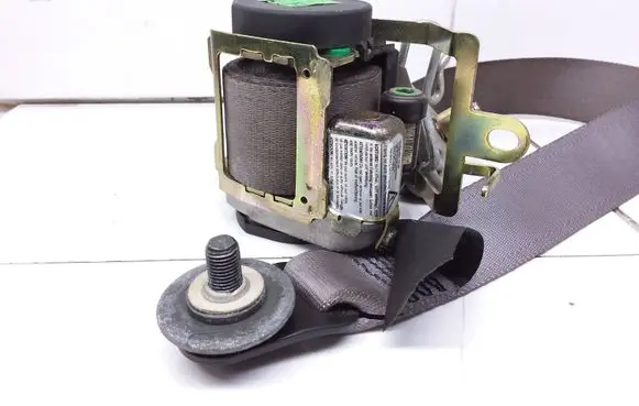 Mazda 323 F Front seatbelt BL2A57L30 0430031