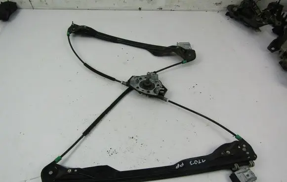 Ford Focus Front door window regulator with motor 