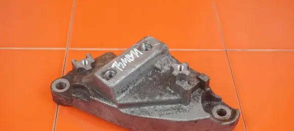 Citroen DS3 Gearbox mounting bracket 9682467680 5FR