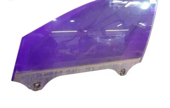 Renault Laguna III Front door window glass four-door 