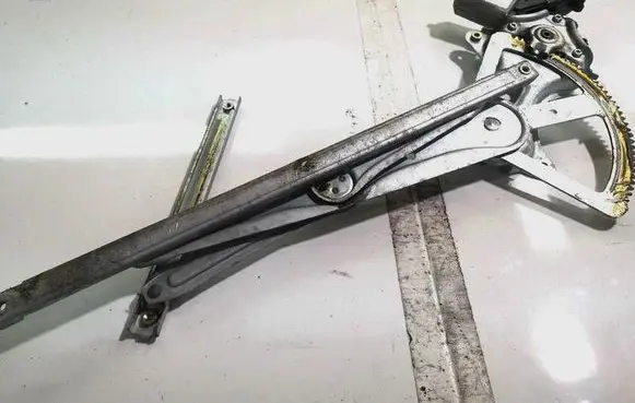 Toyota Corolla Verso AR10 Sliding door window regulator with motor 