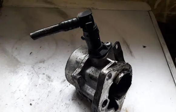 Renault Megane II Vacuum pump