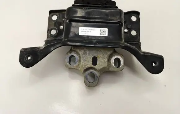 Volkswagen Golf VII Engine mount bracket 5Q0199555T 23102013