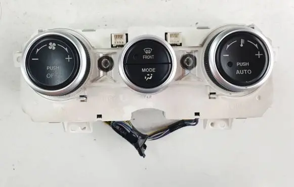 Mazda 6 Central console control unit 
