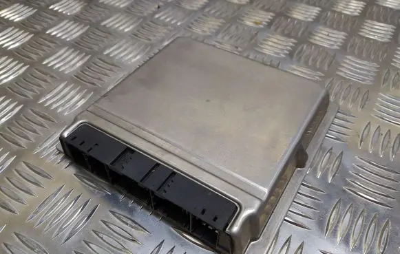 Mercedes-Benz C W203 Engine control unit/module 5WK90409 A1111532579