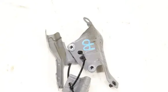 Volkswagen Golf VIII Fender mounting bracket 5H0821430