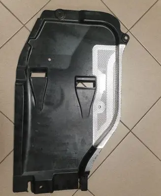 Mercedes-Benz GLA W156 Engine splash shield/under tray A2465201523