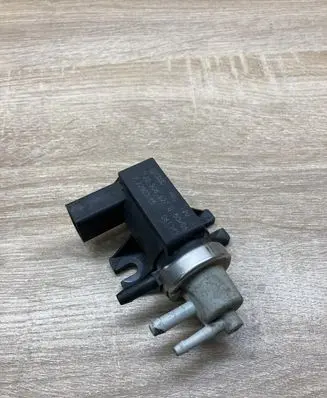 Volkswagen Golf IV Vacuum valve 1J0906627B 72290345