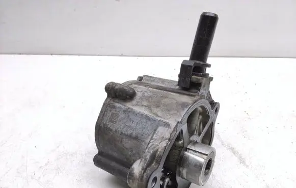 Mercedes-Benz C W204 Vacuum pump A6512300565
