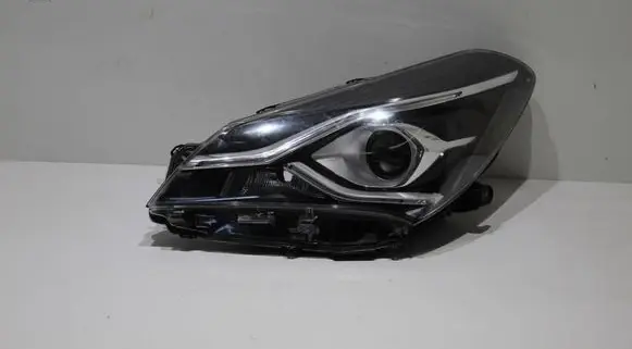 Toyota Yaris Headlight/headlamp