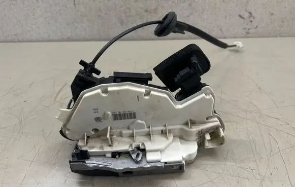 Seat Leon (5F) Front door lock 5K1837015J