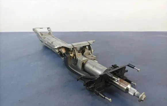BMW 5 G30 G31 Steering wheel axle 6896189