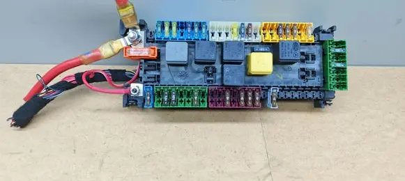 Mercedes-Benz ML W166 Fuse module A1669063901