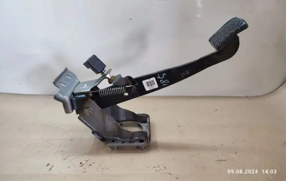Hyundai Santa Fe Brake pedal
