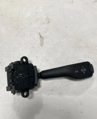 BMW 5 E39 Indicator stalk 8363668 001104010