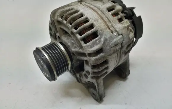 Renault Modus Generator/alternator 8200660033A 0124425071 8200660033