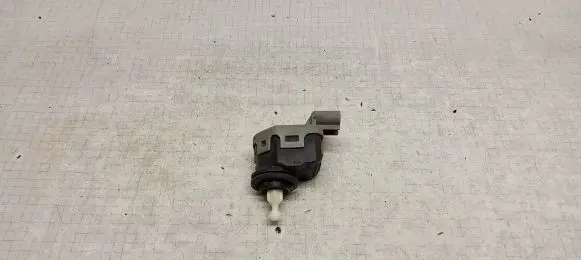 Opel Astra G Headlight level adjustment motor 90590665 007878