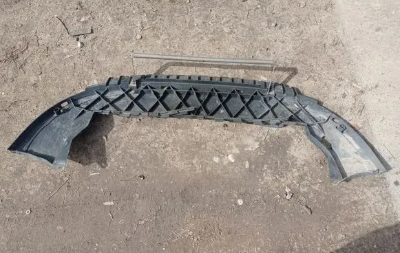 Volvo C30 Front bumper skid plate/under tray 30655409