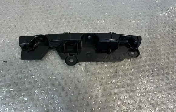 Renault Master III Fender mounting bracket 620438971R