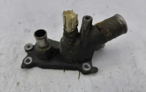 Toyota Yaris Thermostat housing 