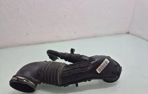 BMW X1 E84 Air intake hose/pipe 7804846