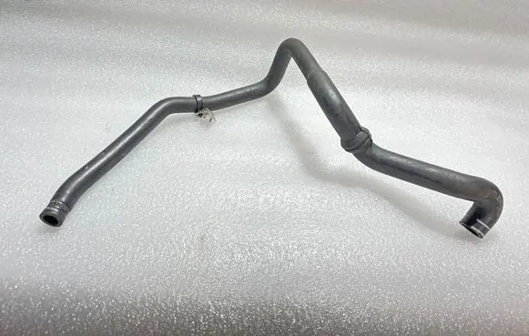 Audi A8 S8 D2 4D Engine coolant pipe/hose 077133817C