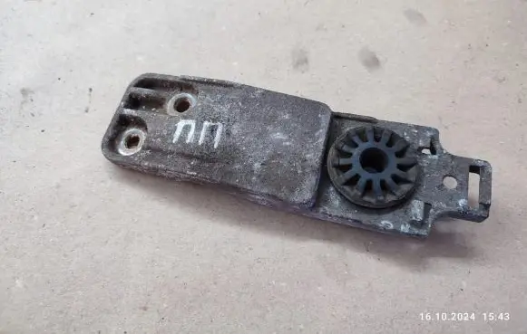 Radiator support slam panel bracket