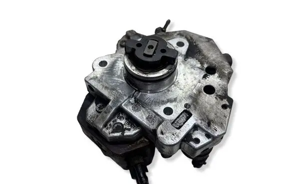 Volvo V70 Fuel injection high pressure pump 0445010043