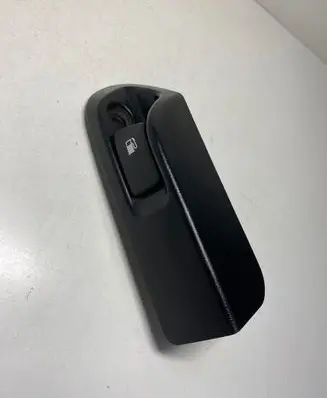 Toyota Yaris Fuel tank opening switch 