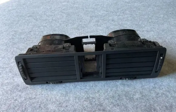 Skoda Octavia Mk1 (1U) Dash center air vent grill 1U0820951