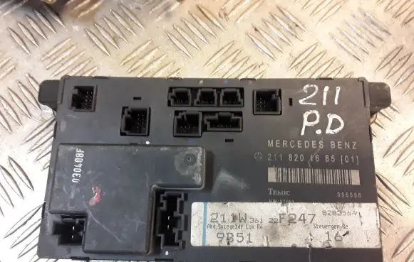 Mercedes-Benz E W211 Door control unit/module 2118201685 A2118201685