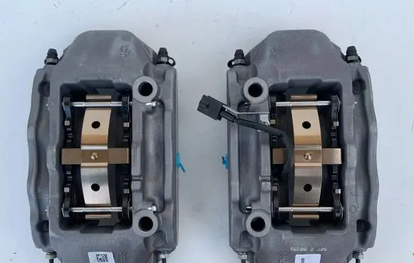 Maserati Ghibli Front brake caliper 670034945 670034946