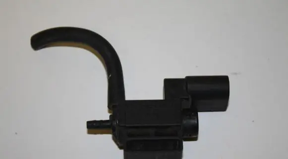 Audi A4 S4 B8 8K Turbo solenoid valve 037906283C