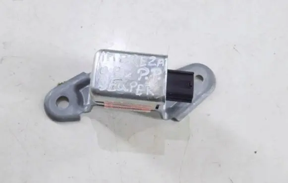 Subaru Impreza II Airbag deployment crash/impact sensor 98235FE100