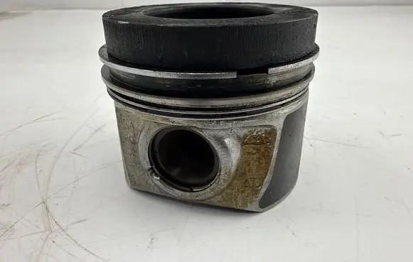 Skoda Octavia Mk2 (1Z) Piston