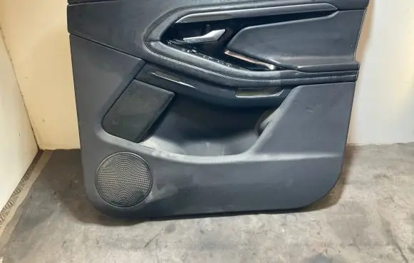 Land Rover Evoque II Front door card panel trim