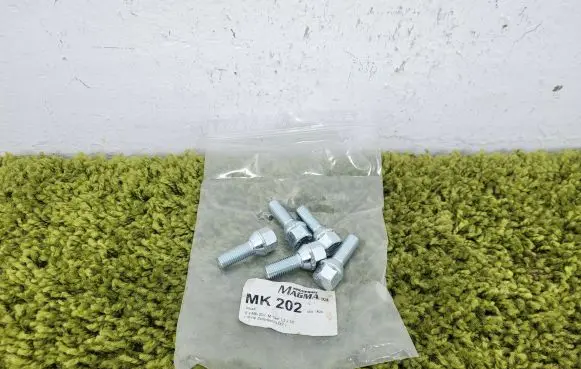 BMW 3 E90 E91 Nuts/bolts MK202