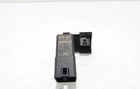 Glow plug pre-heat relay