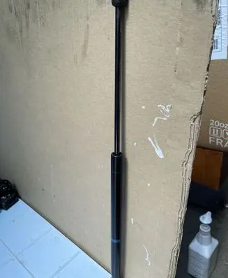 Front bonnet/hood damper/strut