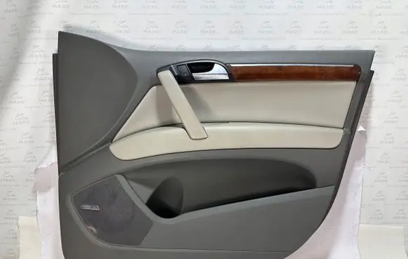 Audi Q7 4L Front door card panel trim